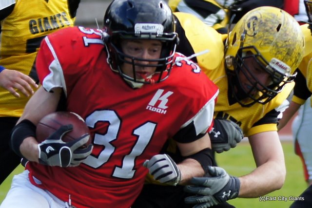 Indiansin purettua sopimuksen Nick Gauthierin kanssa saatetaan QB:n paikalla nähdä kokenut Niklas Carpelan (#31)