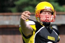 Pete Salovalta (#2) johti Giantsin hyökkäystä.
